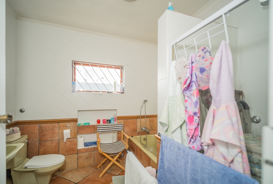 4 Bedroom Property for Sale in Edgemead Western Cape